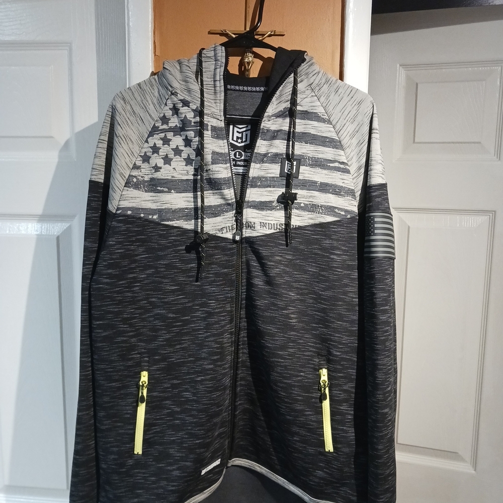Freedom Industries Men's Black Gray Camo Zip USA Flag Heavy Hood Jacket. Size L